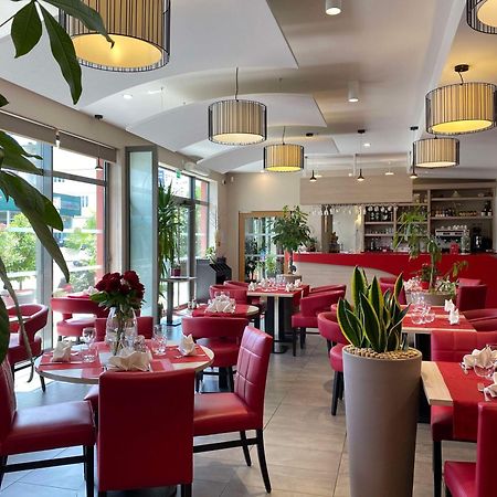 Brit Hotel Brive La Gaillarde - Restaurant La Limousine Malemort Exterior foto