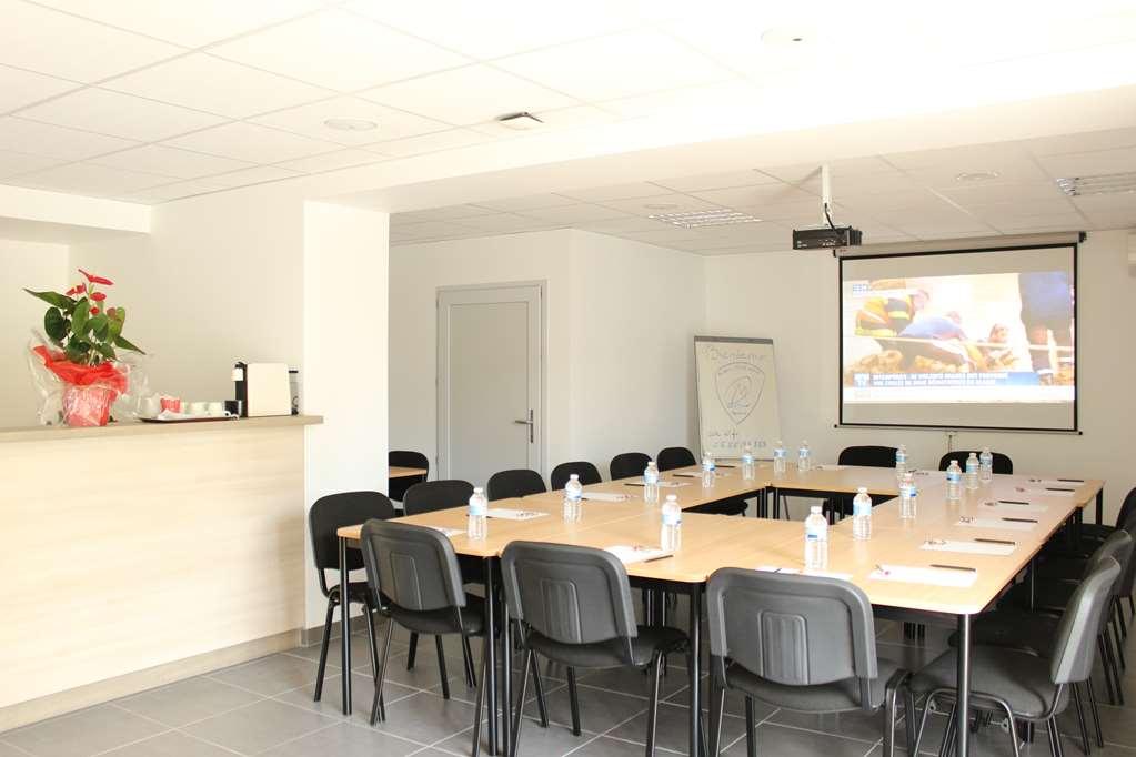 Brit Hotel Brive La Gaillarde - Restaurant La Limousine Malemort Einrichtungen foto